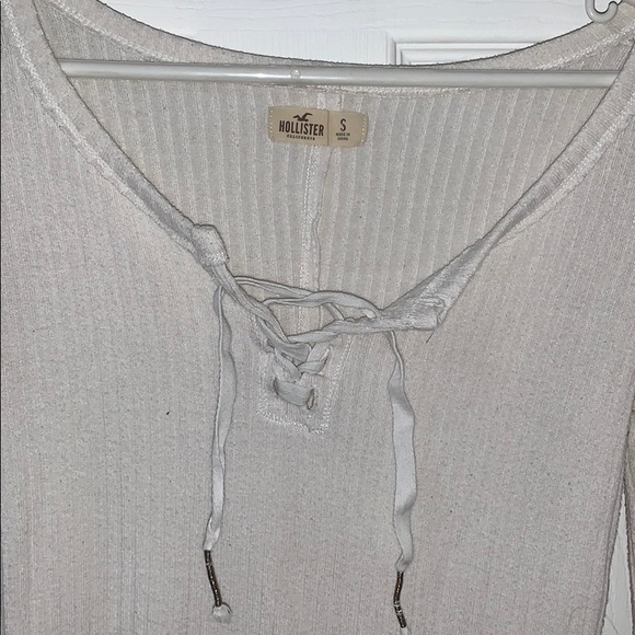 Hollister top! - Picture 2 of 3
